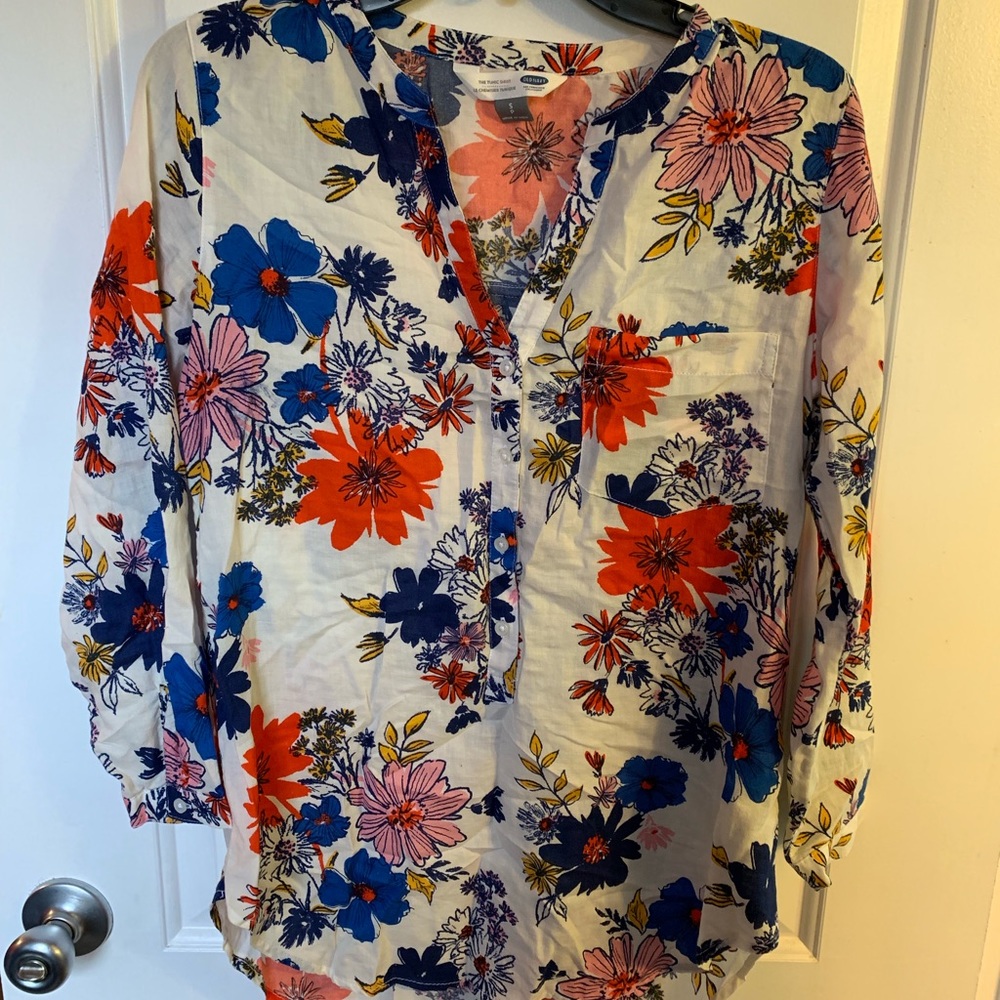 Old navy brand top.